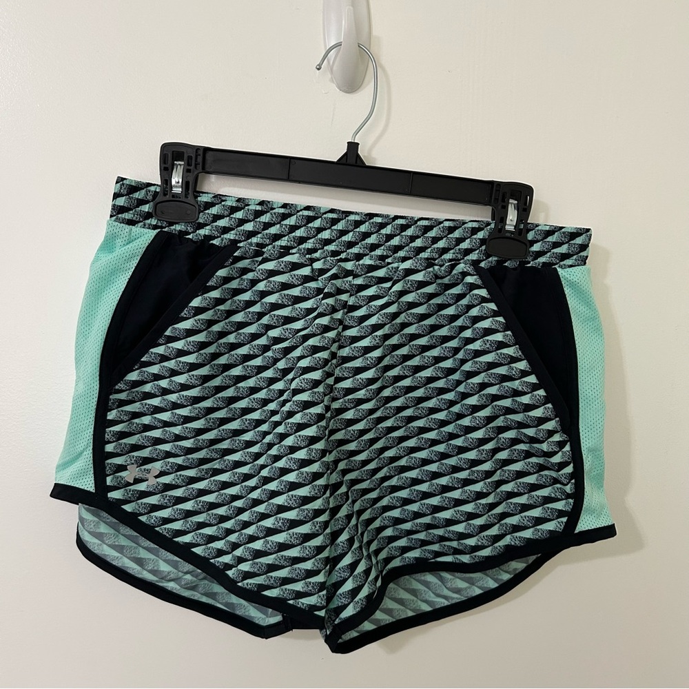 Under Armour Women’s Black and Mint Athletic Shorts Size Small